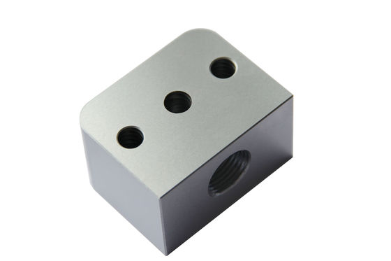 قطعات خودرو تزریقی قالب تزریق پلاستیک اینترلاک طراحی قطعات قالب گیری تزریقی